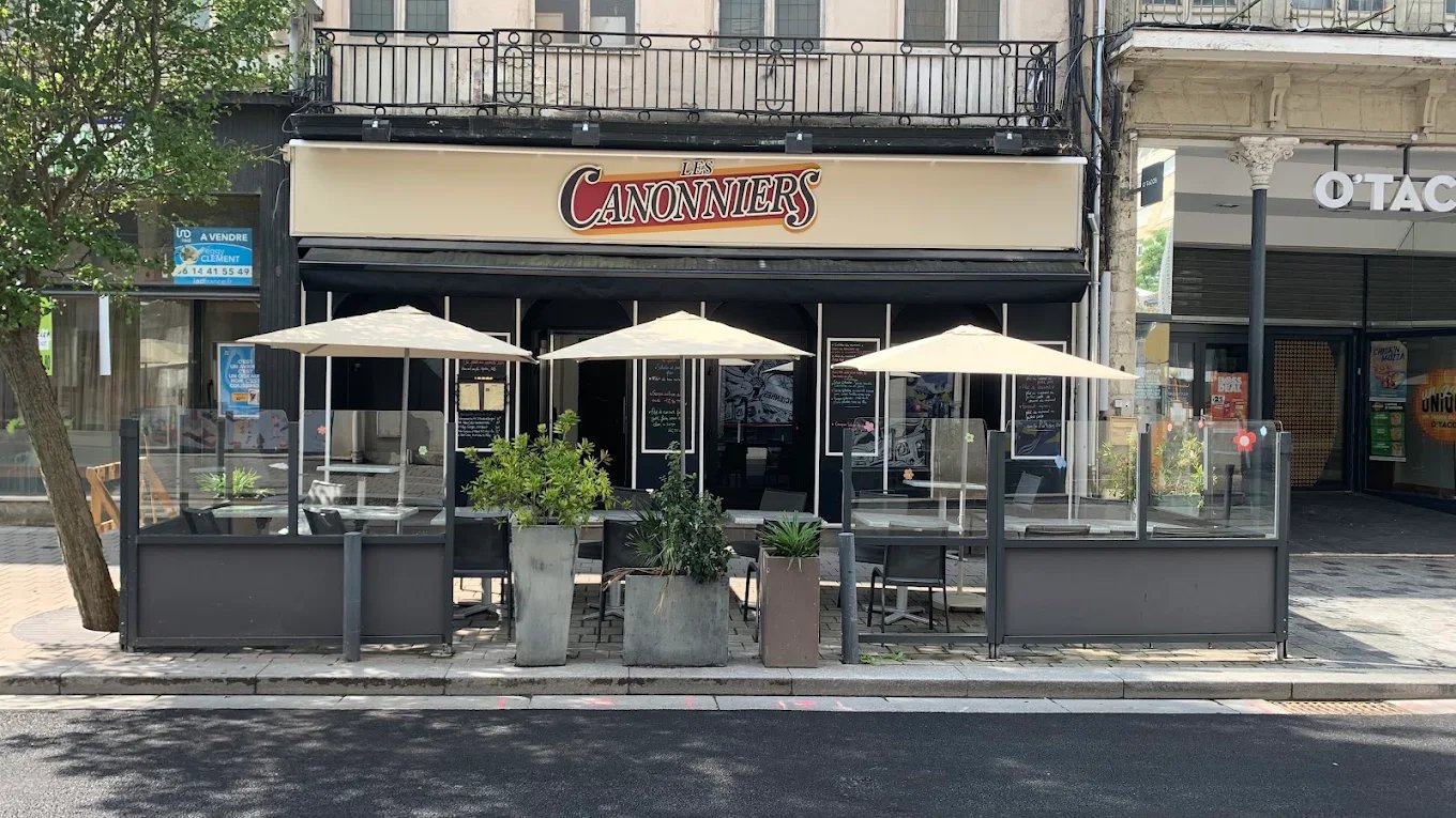 Les Cannoniers